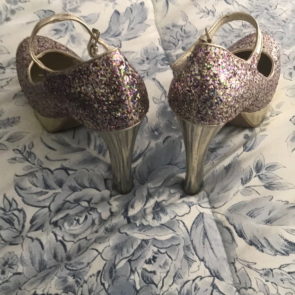 Heels - Picture 3 of 4